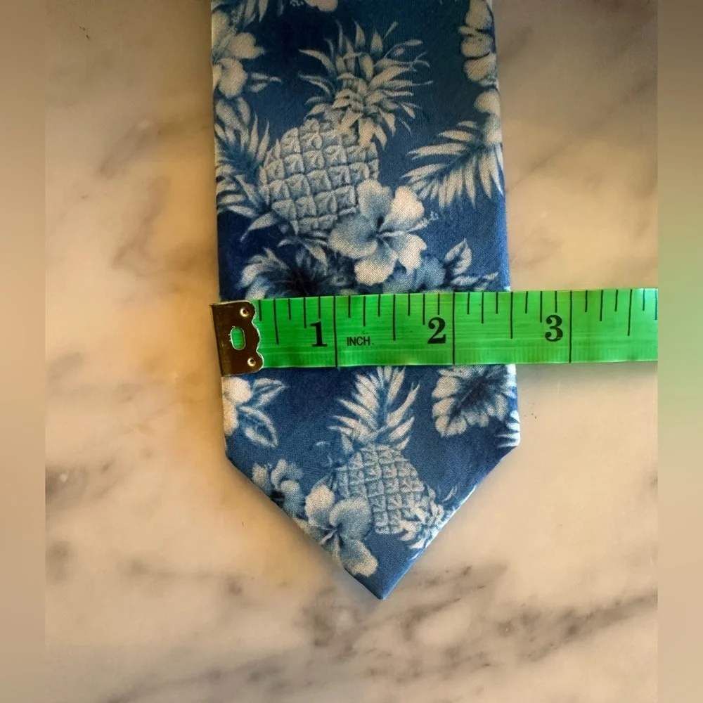 Lord & Taylor Blue Floral Hawaiian Neck Tie - Youth